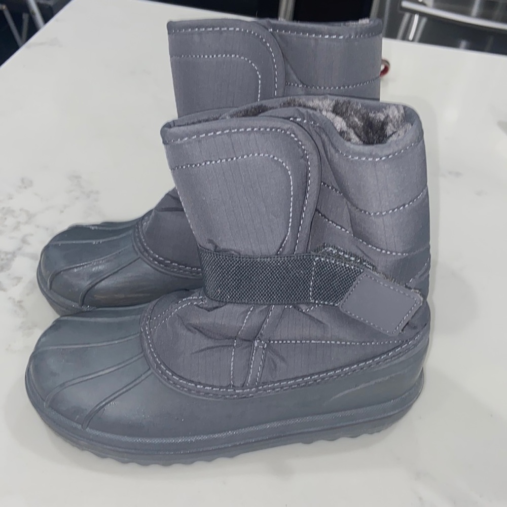 medium- grey furred snow boots